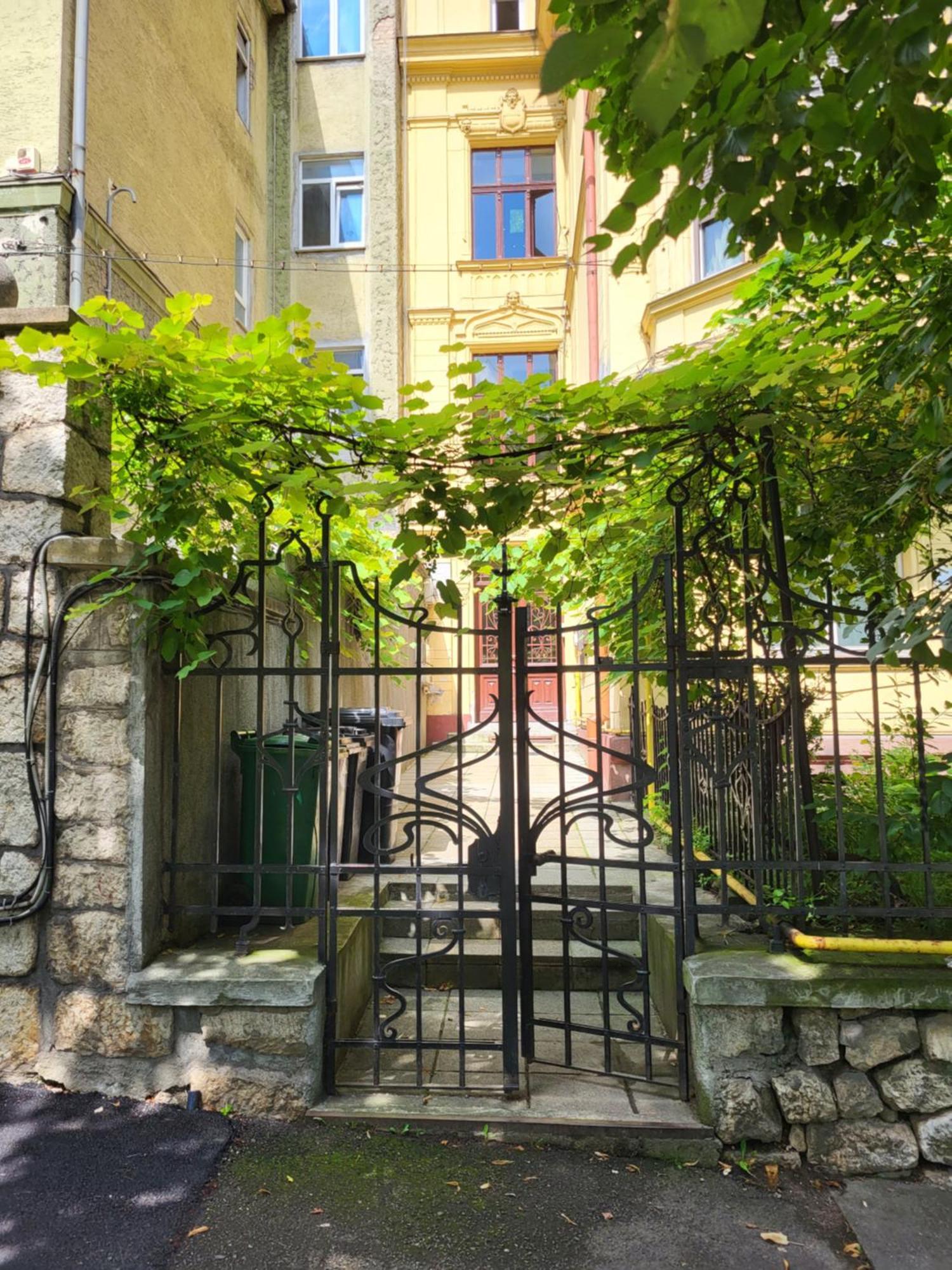 Apartment Livada *
